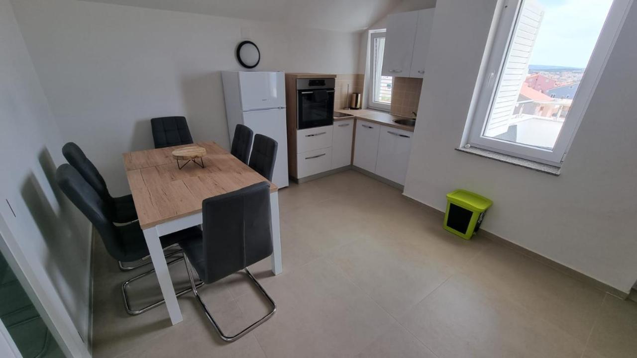 Kings Landing Apartment Novalja Luaran gambar